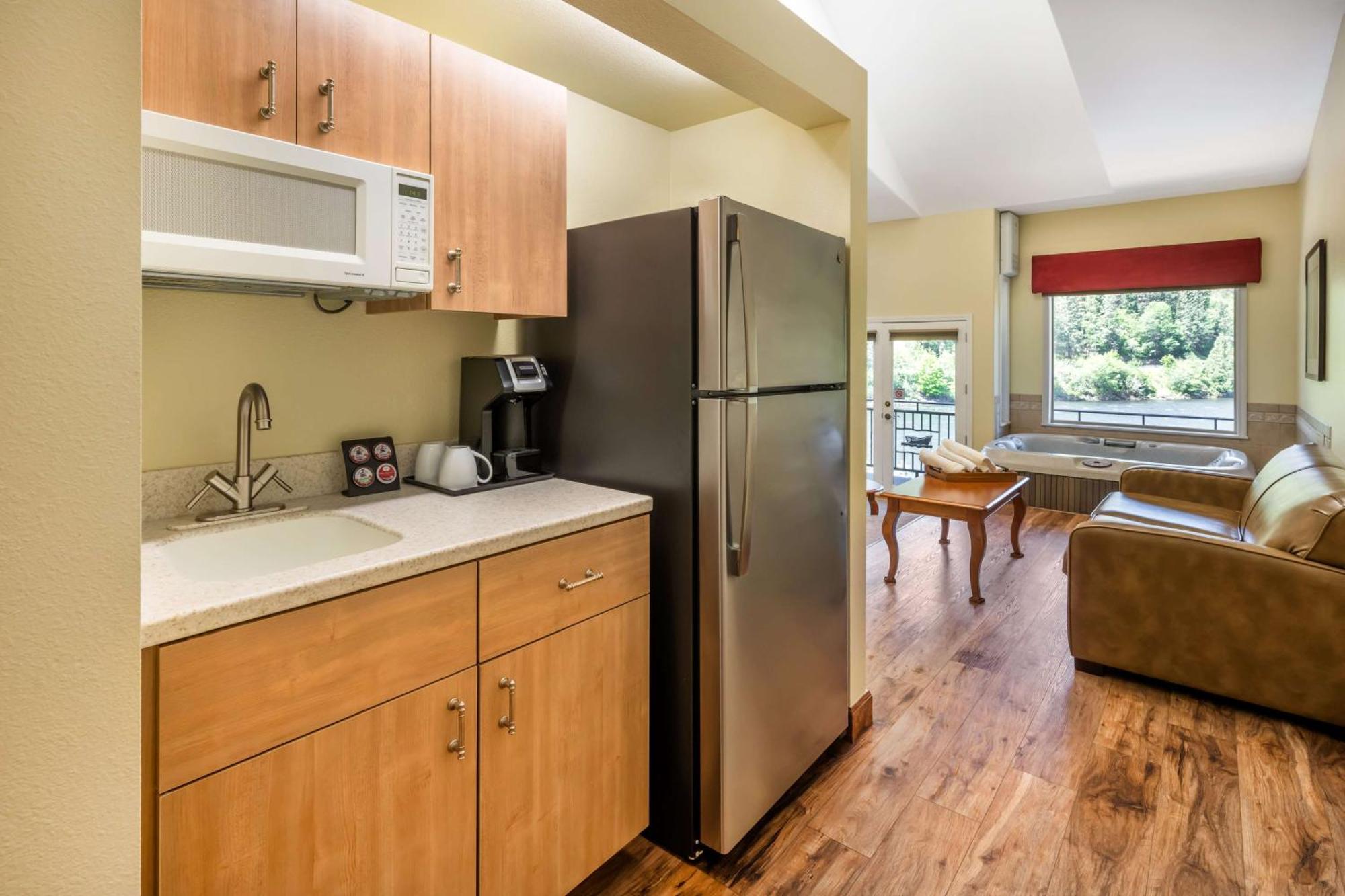 Best Western Lodge At River'S Edge Orofino Екстериор снимка